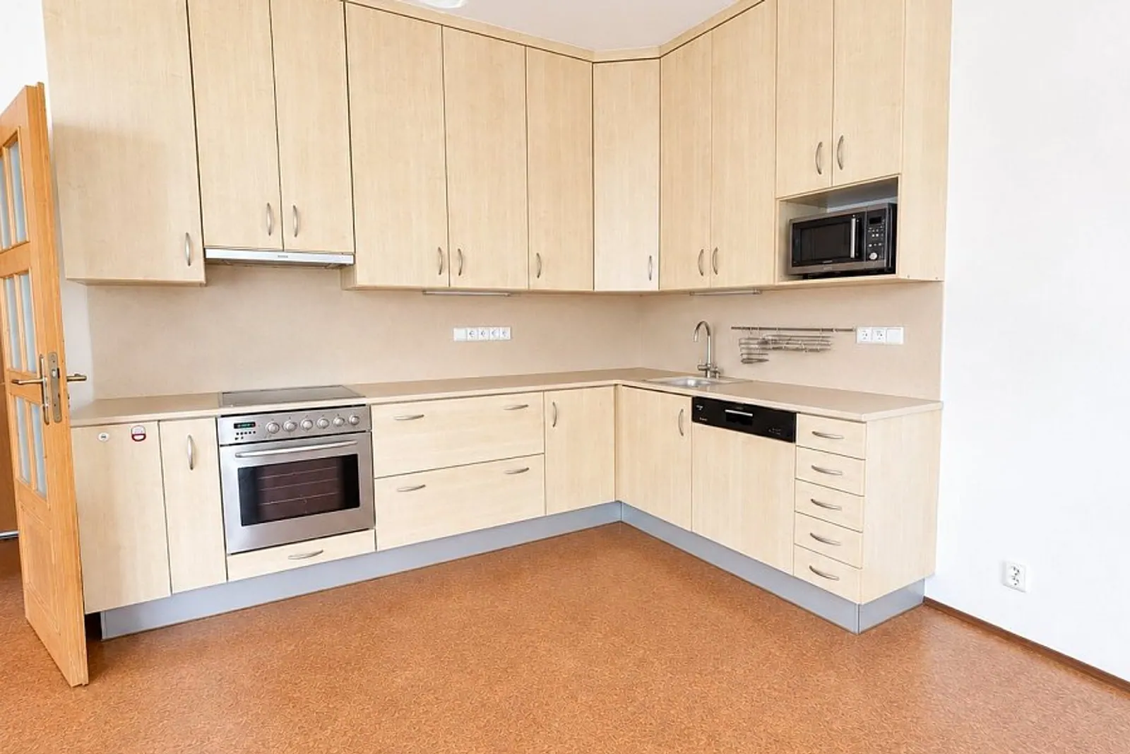 Pronájem rodinného domu 4+kk 112 m² se zahradou - Praha západ - Velké Přílepy – fotografie 9