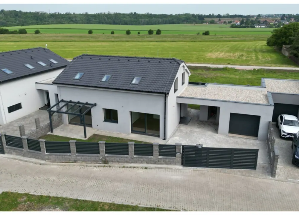 Rodinný dům Mezouň